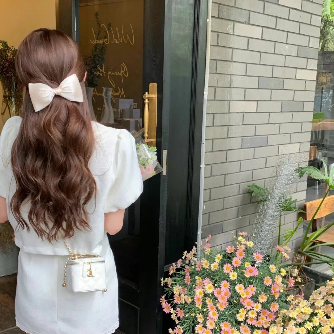 背靠背，脸对脸